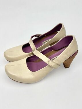 Tsubo Cream Leather Mary Jane Slingback Clog Heels